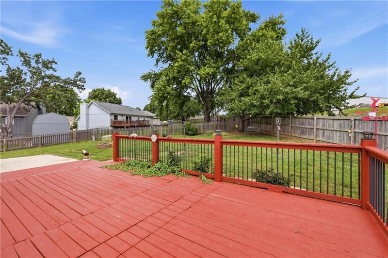 415 SE Bent Tree Dr, Blue Springs, MO 64014