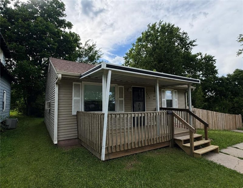 2938 Chelsea Ave, Kansas City, MO 64128