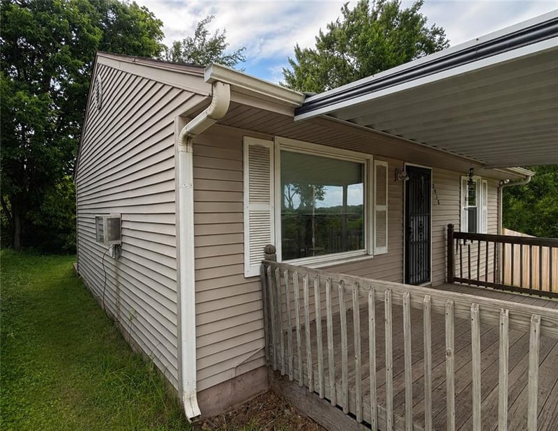 2938 Chelsea Ave, Kansas City, MO 64128