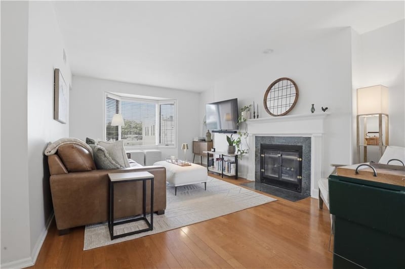 4320 Belleview Ave #206, Kansas City, MO 64111