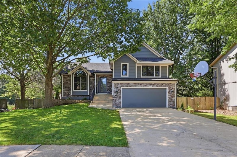 12407 Alcan St, Olathe, KS 66062