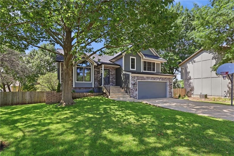 12407 Alcan St, Olathe, KS 66062