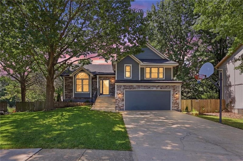 12407 Alcan St, Olathe, KS 66062