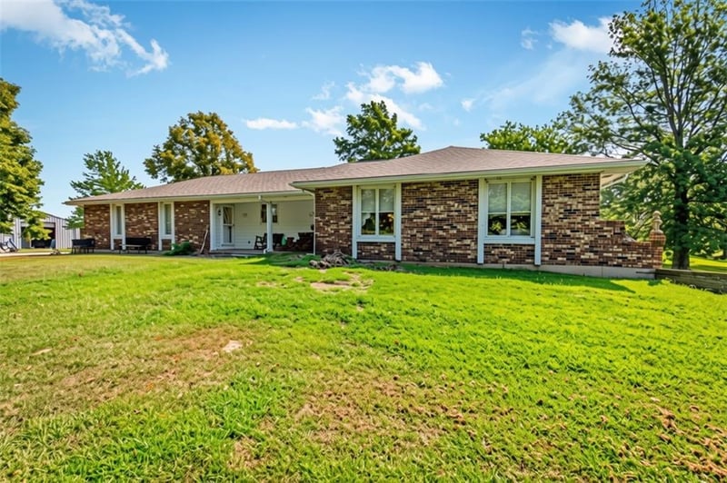 7129 202nd St, Holt, MO 64060