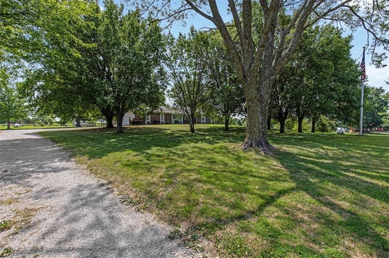 7129 202nd St, Holt, MO 64060