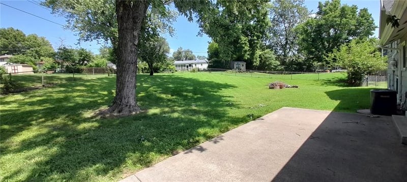 1604 60th Ter, Gladstone, MO 64118