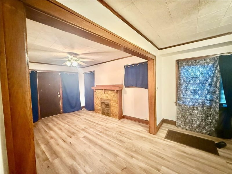 5818 Prospect Ave, Kansas City, MO 64130