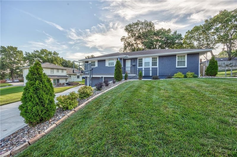 10717 Mcgee St, Kansas City, MO 64114