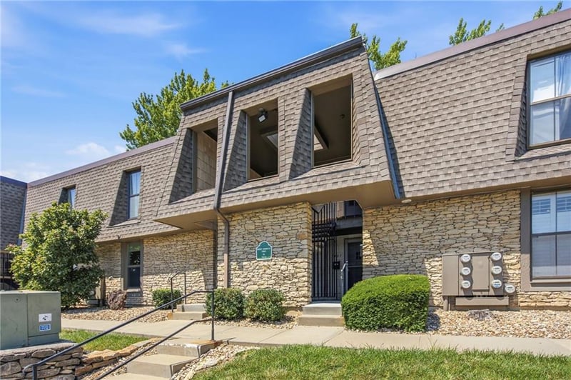 7405 102nd Ct #103, Overland Park, KS 66212