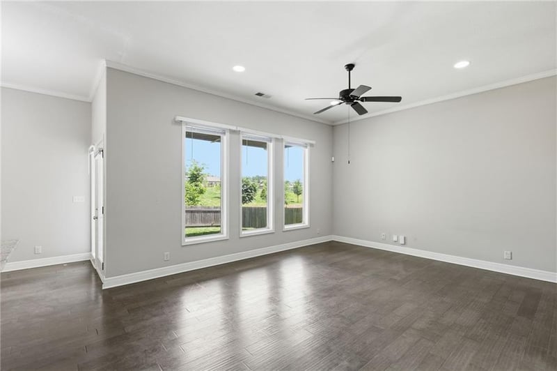 241 Jenny Ln, Raymore, MO 64083