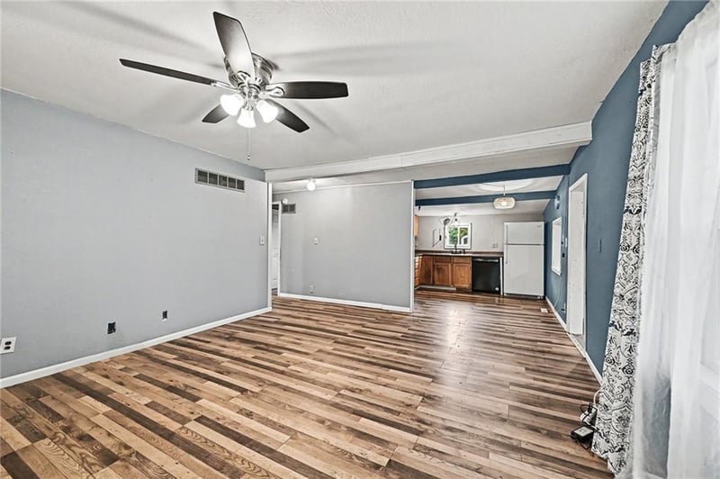 529 Liberty St, Smithville, MO 64089