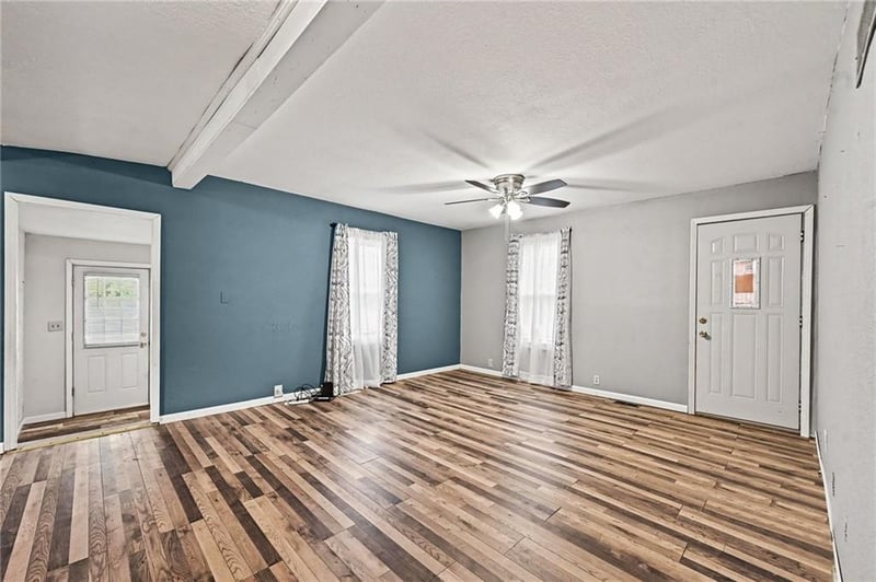 529 Liberty St, Smithville, MO 64089