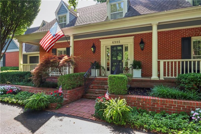 6905 Overhill Rd, Mission Hills, KS 66208