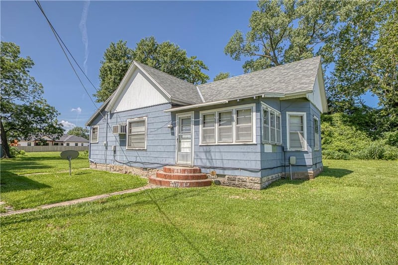500 Mckay St, Frontenac, KS 66763
