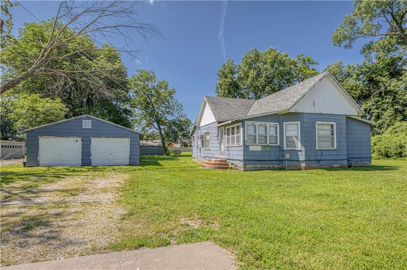500 Mckay St, Frontenac, KS 66763