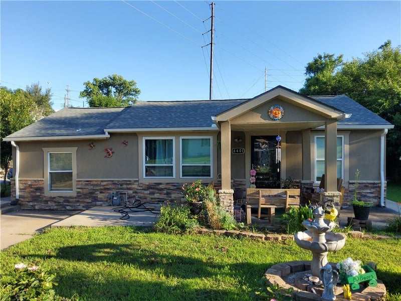 4401 Claudine Ln, Kansas City, KS 66102