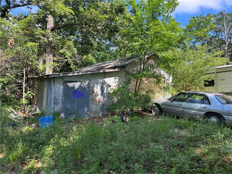 647 185 Pvt Rd, Osceola, MO 64776