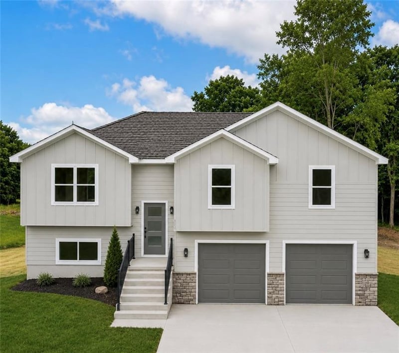 326 21st Rd, Warrensburg, MO 64093