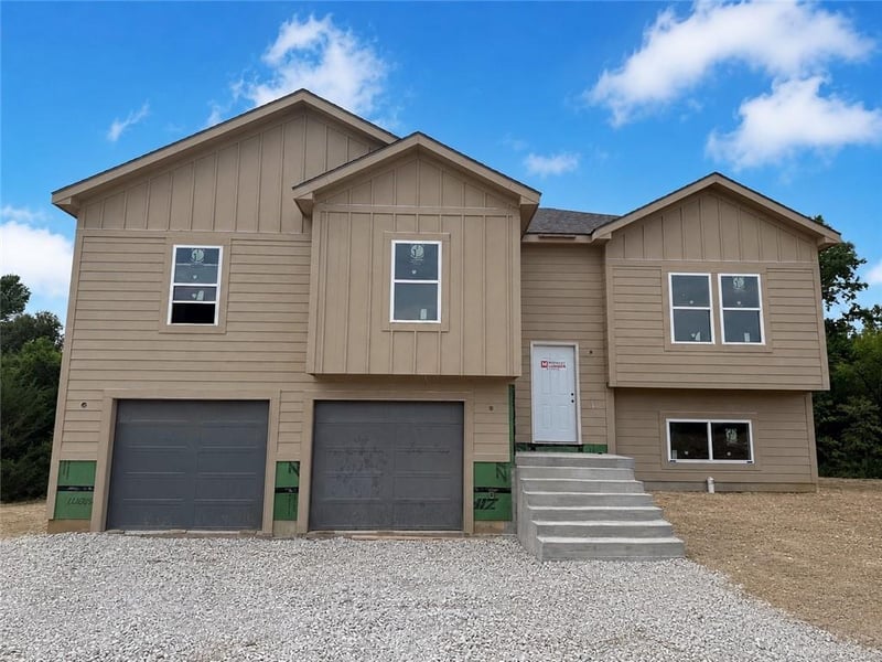 326 21st Rd, Warrensburg, MO 64093