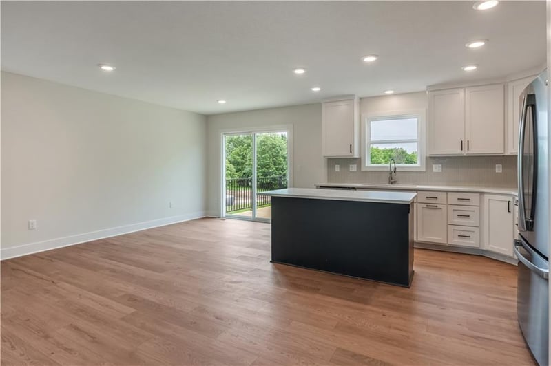 326 21st Rd, Warrensburg, MO 64093