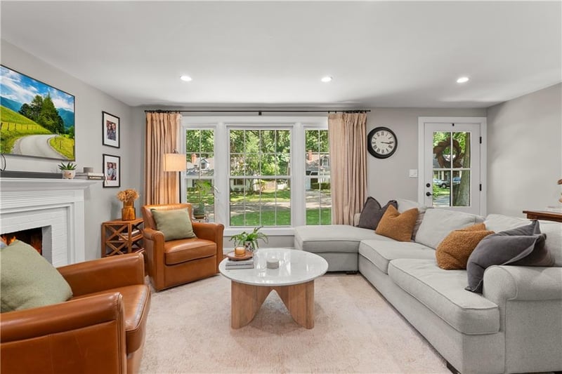 7410 Delmar St, Prairie Village, KS 66208
