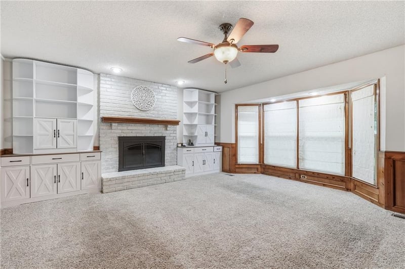 11724 Craig St, Overland Park, KS 66210