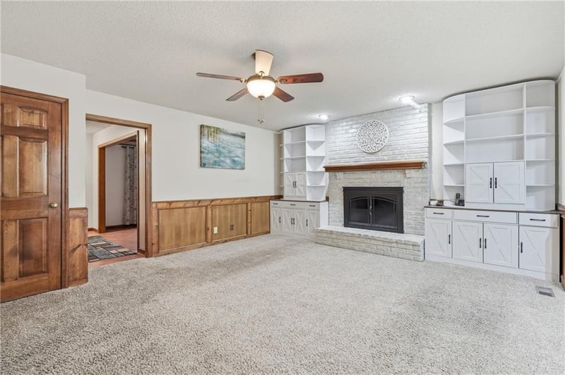 11724 Craig St, Overland Park, KS 66210