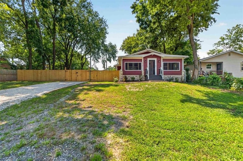 7930 Michigan Ave, Kansas City, MO 64132