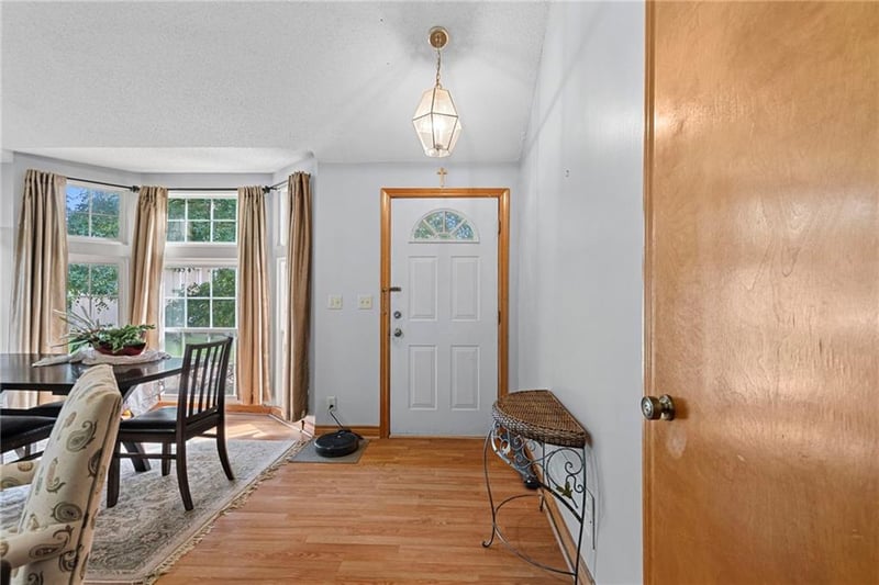 8002 147th Ter, Overland Park, KS 66223