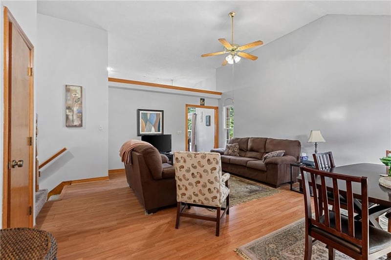8002 147th Ter, Overland Park, KS 66223
