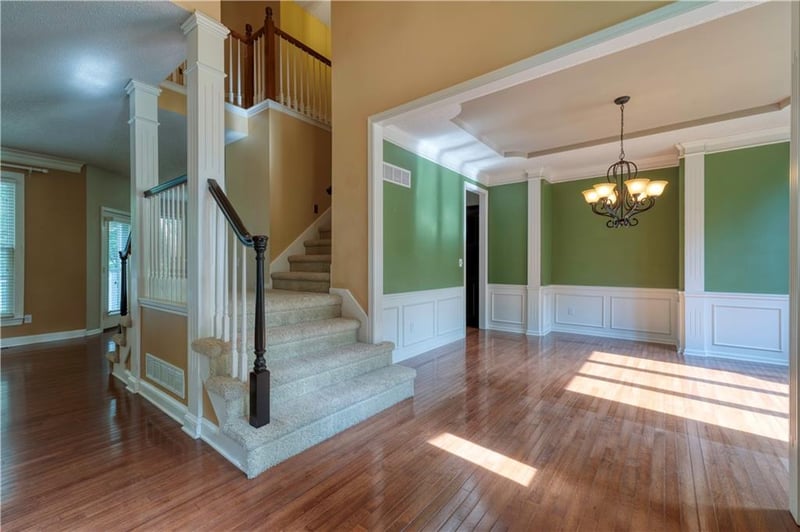 13112 Meadow Ln, Leawood, KS 66209