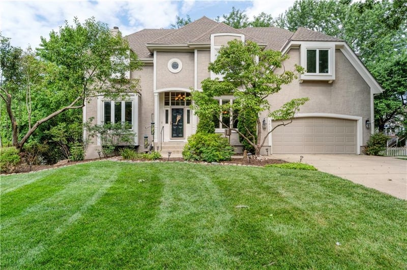13112 Meadow Ln, Leawood, KS 66209