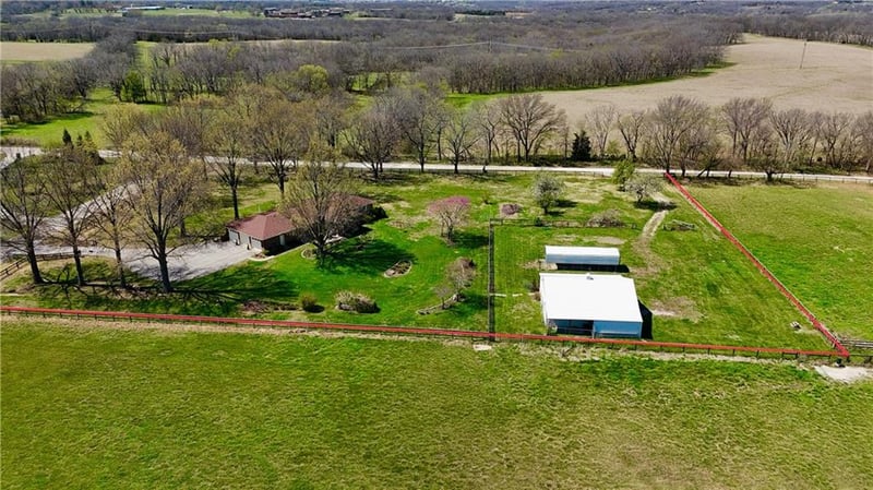 5460 175th St, Stilwell, KS 66085