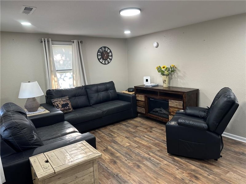 406 Mckinley St, Richmond, MO 64085