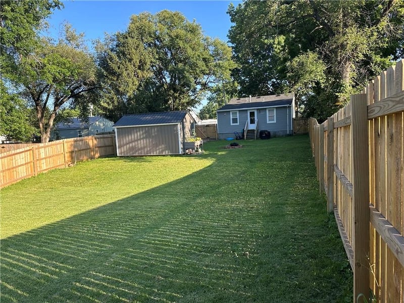 406 Mckinley St, Richmond, MO 64085