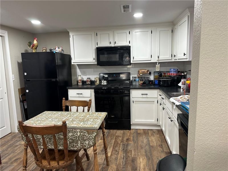 406 Mckinley St, Richmond, MO 64085