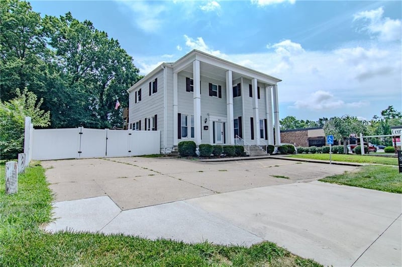 201 Maguire St, Warrensburg, MO 64093