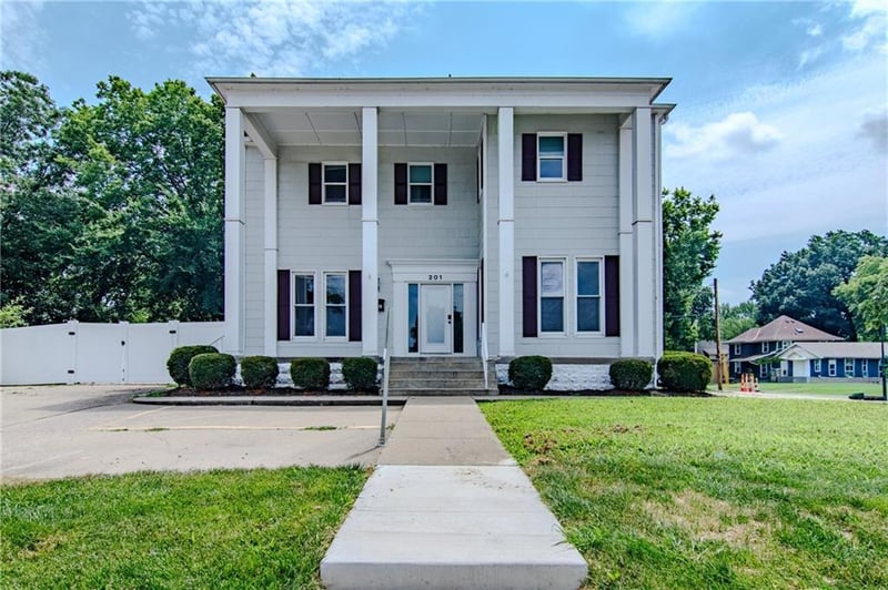 201 Maguire St, Warrensburg, MO 64093