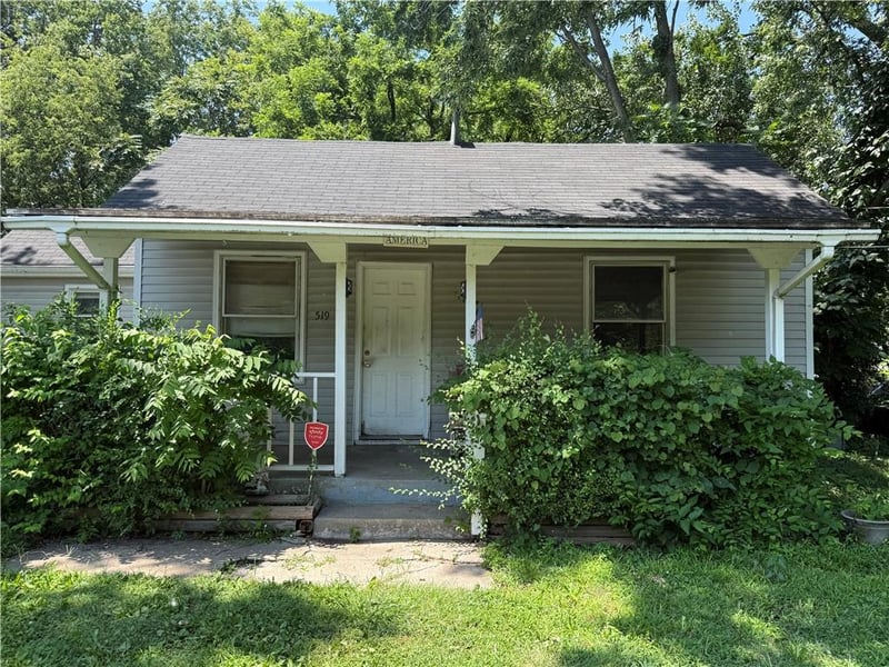 519 N Willie St, Olathe, KS 66061
