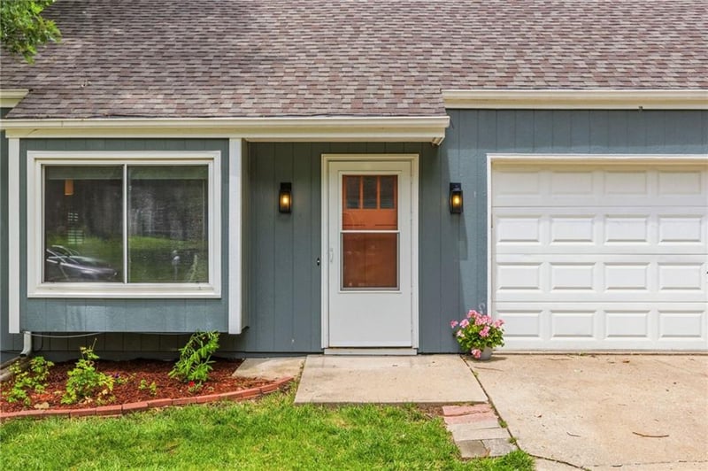 213 Deerfield Ln, Lawrence, KS 66049