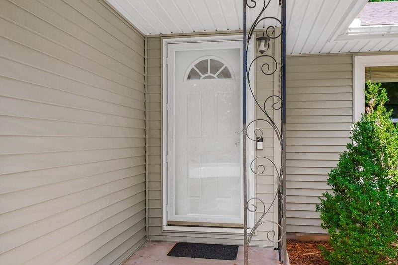 7834 Windsor St, Prairie Village, KS 66208