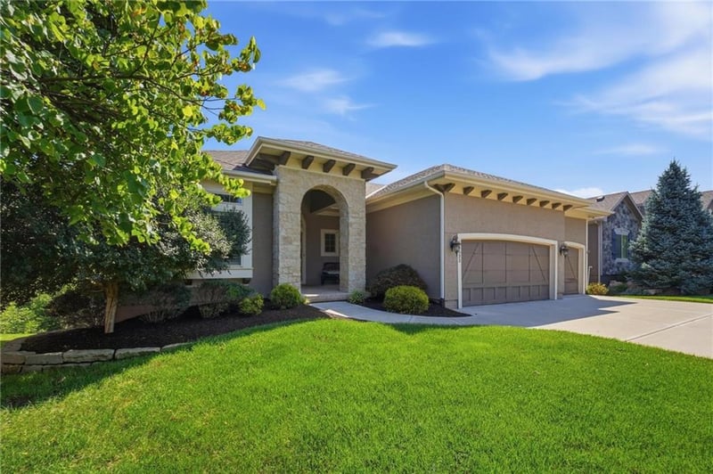 16533 Hardy St, Overland Park, KS 66085