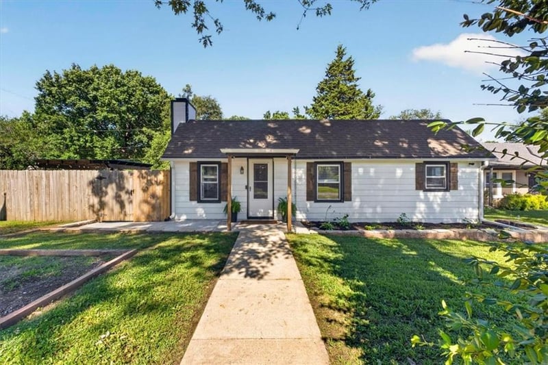508 Elm St, Louisburg, KS 66053