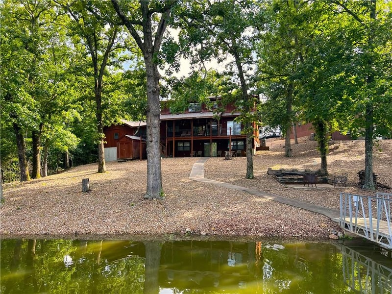 23069 Peppermint Dr, Warsaw, MO 65355