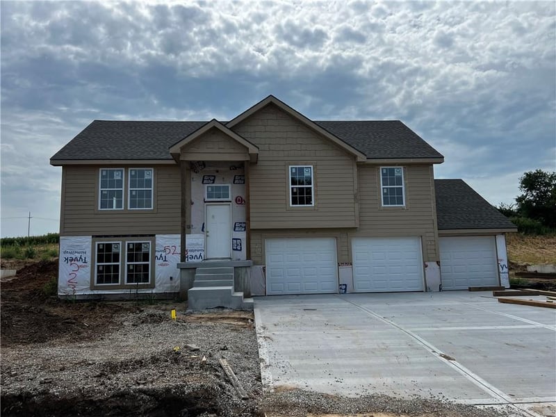 523 Skyview Ln, Liberty, MO 64068