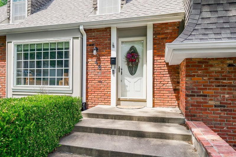 46 E 106th St, Kansas City, MO 64114