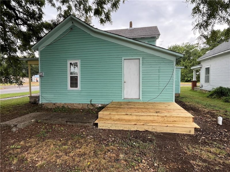 522 Illinois St, Oswego, KS 67356
