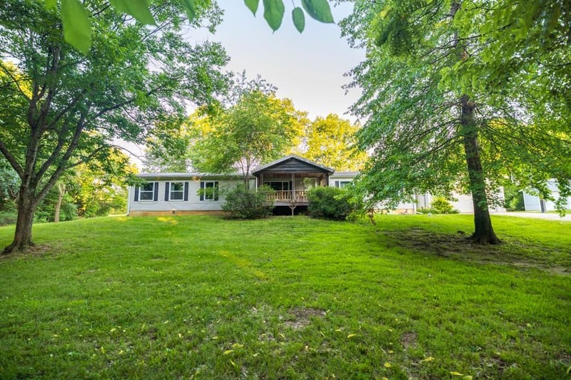 12895 214th St, Linwood, KS 66052