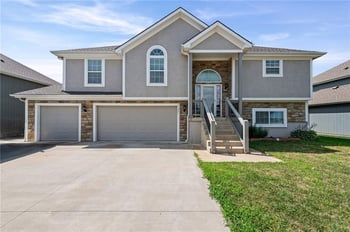 11331 Yecker Ave, Kansas City, KS 66109