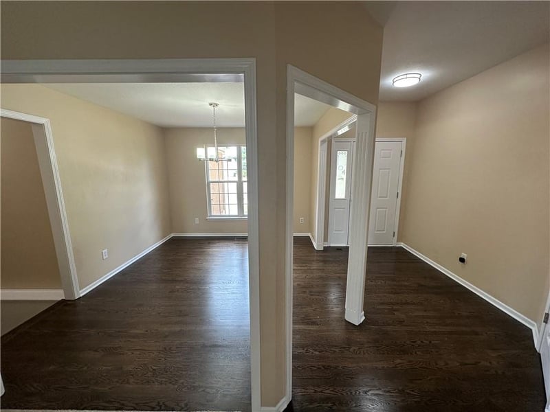 2405 Stone Bridge Cir, Lee's Summit, MO 64082
